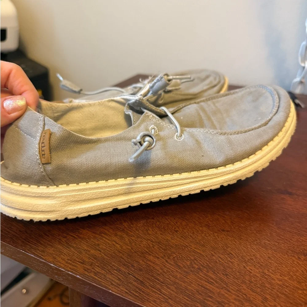 Hey Dude Women's Wendy Chambray Lace-Up Loafer - Picture 4 of 7